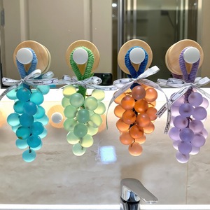 Sapone Artigianale a Forma di Grappolo d'Uva, Profumato con Oli Essenziali, per Bagno e Lavaggio Mani, Confezione Regalo Imitazione Frutta, Aromaterapia - Product Image 4
