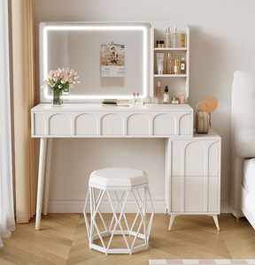 Escritorio de tocador con toma de corriente de espejo con luz LED, mesa de maquillaje con gabinete de cajones, taburete de almacenamiento, para dormitorio, blanco - Product Image 1