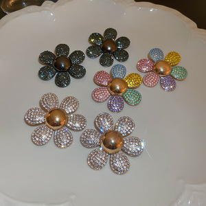 Orecchini di Kaimei 2025 alla moda gioielli oro colorato cristallo nero orecchini per donne Oversize sole fiore orecchini di strass - Product Image 5