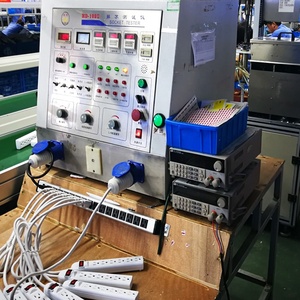 Regleta de Enchufes de Grado Comercial con Protección Contra Sobretensiones, Certificada en EE. UU., 110V, Cable de Extensión de 12 Pies, 8 y 12 Tomas - Product Image 5