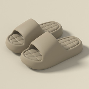 Chanclas para mujer, nuevo estilo, aptas para el verano, para uso en interiores, para baño en casa, diseño antideslizante, previene inodoros accidentales - Product Image 4