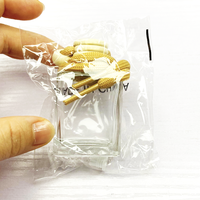 Diffuseur de voiture suspendu vide verre transparent carré désodorisant de voiture parfum aromathérapie pendentif bouteille avec bouchon en bois et ficelle