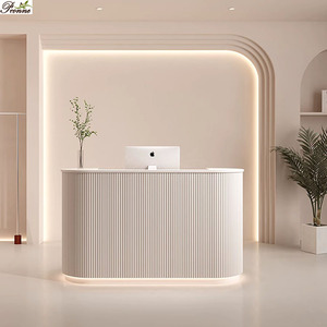 Elegante e Lussuoso Bancone Reception per Salone in Rosa Shocking e Oro in Vendita - Product Image 5