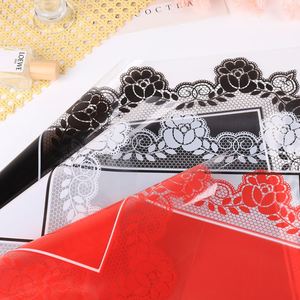 Papier d'emballage pour bouquet de fleurs en plastique OPP imperméable de luxe 2024, design en dentelle, 58*58 cm, pour fleuriste - Product Image 3