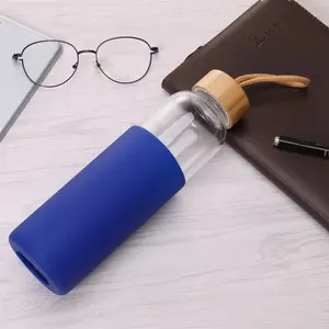 畅销定制轻型精致玻璃水瓶盖耐热玻璃运动用保温瓶