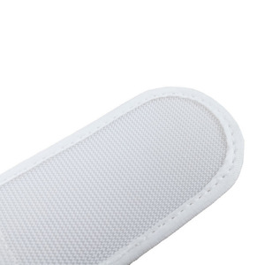 Soporte cervical ajustable, transpirable, de color blanco, para protección del cuello, uso unisex para fitness - Product Image 3