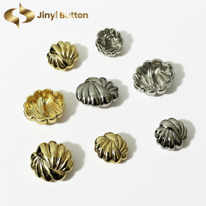 Jinyi Nút Nhà Máy OEM ODM Tùy Chỉnh Mới Thiết Kế Logo Mô Hình Thương Hiệu Kẽm Hợp Kim Kim Loại Vỏ Chân Nút Cho Quần Áo Áo Blazer - Product Image 1