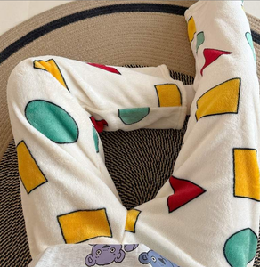 Pijamas de Franela Suaves y Cómodos con Dibujos Animados, Pijamas Unisex al por Mayor, Estampado Personalizado - Product Image 4
