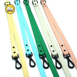 Correa para Perro Multifuncional de Diseño Nuevo, Clásica, con Estampado, Remaches Ajustables, de PVC Impermeable, Color Caramelo, Ecológica, de Moda, Manos Libres - Product Image 1