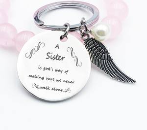 Llavero de Moda para Regalo de Navidad o Cumpleaños para Hermana, una Hermana es la Forma de Dios de Asegurar que Nunca Caminemos Solos, Llaveros con Alas de Ángel y Perla - Product Image 3