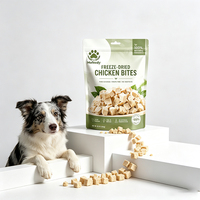 Friandises pour animaux de compagnie en gros OEM, en vrac, riches en protéines, naturelles, en dés, de poulet, de poisson, de canard, viande lyophilisée, friandises pour chiens