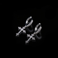 Luxuriöse S925 Silber Zirkon Iris-Blumen-Kreuz Charm-Ohrringe Unisex Verstellbar für Hochzeit und Geschenk