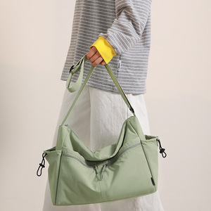 Nouveauté : Sac à main décontracté pour femme, durable, minimaliste, couleur unie, polyvalent et au style chic et original. - Product Image 5