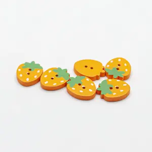 Renkli boyalı ahşap düğmeler çocuk karikatür sevimli giysi DIY el yapımı düğmeleri