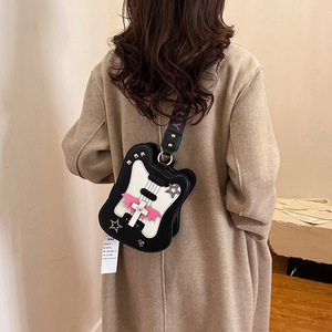 斬新なギター型PUレザーハンドバッグ、カスタム形状、トレンディな個性、シンプルな女性用バッグ - Product Image 5