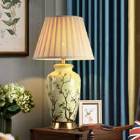 Lampe de table en céramique de luxe motifs d'oiseaux floraux porcelaine salon lampe décorative Base en cuivre éclairage à distance à intensité variable