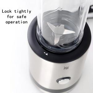 <span class=keywords><strong>WMF</strong></span> KitchenMinis Smoothie-to-Go, mixeur portable compact, deux récipients de mélange/consommation de 0,6 L, 300 W, acier inoxydable mat - Product Image 4