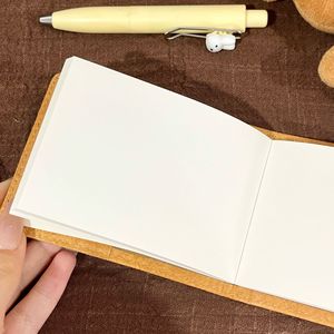 Nuevo Cuaderno de Bolsillo Mini Cuadrado Impermeable con Cubierta Amarilla <span class=keywords><strong>y</strong></span> Páginas en Blanco, Portátil en Cualquier Momento. - Product Image 4