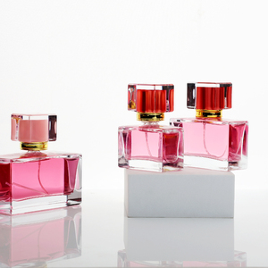 Thiết kế mới lạ 200 <span class=keywords><strong>ml</strong></span> chai nước hoa thủy tinh 300 <span class=keywords><strong>ml</strong></span> <span class=keywords><strong>15</strong></span> <span class=keywords><strong>ml</strong></span> vuông màu hồng thủy tinh phun chai nước hoa - Product Image 2