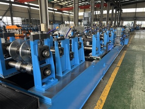 Hochgeschwindigkeits-C-Solar-Pfetten walzen form maschine 10 Stationen Inline-Stanzen 40-50m/min Mit Getriebe motor Lager motor Kern - Product Image 3
