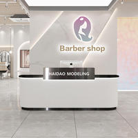 Comptoir de réception élégant en bois doré de qualité supérieure avec rangement pour salon de beauté et usage commercial