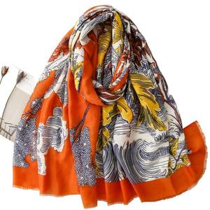 Bufanda <span class=keywords><strong>grande</strong></span> con estampado floral 2025 al por mayor pañuelo de lujo chales de poliéster 180*88cm diseños personalizados chal <span class=keywords><strong>Foulard</strong></span> para mujer - Product Image 1
