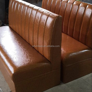Conjunto de Mesa y Sillas de Comedor Modernas con Paneles de Madera Largos y Tapicería de Cuero PU para Restaurante/Cafetería/Centro Comercial/Exterior - Ecológico - Product Image 4