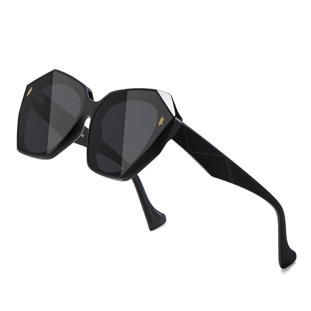 2025 Newest Fashion Trendy Irregular Shades UV400 Protection Lightweight Luxury Sexy Sunglasses OEM Custom Italian Acetate White