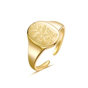 Anillo Ajustable de Acero Inoxidable con Baño de Oro y Diseño de Hierba, Producto en Oferta - Product Image 3