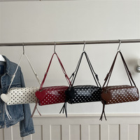 Sac bandoulière pour femme, mini sac à main en forme de baril avec poignée supérieure, en cuir PU à pois, sac à main mignon avec bandoulière réglable pour usage quotidien