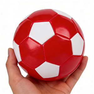 爱久批发2号儿童足球，由PVC皮革制成，适用于促销活动和送礼 - Product Image 1