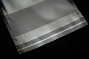 <span class=keywords><strong>Bolsa</strong></span> autoadhesiva personalizada de diferentes tamaños con agujero <span class=keywords><strong>para</strong></span> colgar <span class=keywords><strong>bolsa</strong></span> de embalaje de plástico <span class=keywords><strong>transparente</strong></span> - Product Image 6