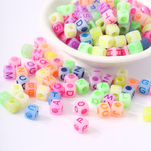 Acryl quadratische Perlen, Großhandel hochwertige 6*6mm gefrostete mehrfarbige magische Alphabet Perlen - Product Image 1