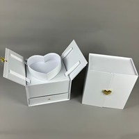 Boîte à fleurs carrée blanche Love What You Do pour les arrangements floraux de style cadeau et luxe
