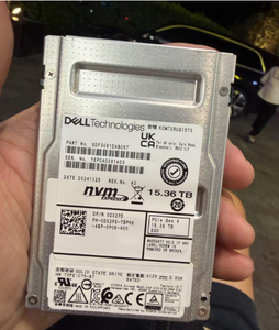 Kioxia 12,8 To NVMe SSD, Stockage Haute Vitesse de Classe Entreprise pour Serveurs et Centres de Données, Extension de Capacité 12,8 To de Classe Entreprise - Product Image 1
