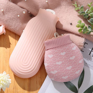 Bouteille d'eau chaude avec couvercle pelucheux doux et sûr hiver chaud, cou en caoutchouc longue bouteille d'eau chaude usine vente en gros - Product Image 4