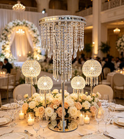 Lampe LED sans fil dorée en métal avec abat-jour à franges pour décoration de mariage, fête ou événement