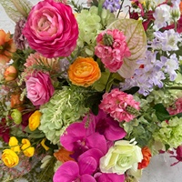 Vente en gros de fleurs artificielles en soie élégantes, centre de table floral, boule de fleurs pour les arrangements et décorations de mariage