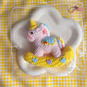 Série de pendentifs de sac Cheval à Bascule Licorne Bestseller Xiaohongshu, Jouet anti-stress en argile crémeuse compressible et silicone, 14 ans - Product Image 4