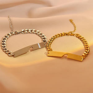 Hot New Couple Bracelet Set Acero inoxidable Heart Cutting Lover Barra curva One Silver One Gold Plated Bangle Type Gift - Product Image 4