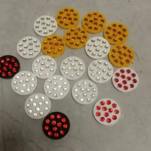 Hochsichtbare Straßenmarkierungslinsen-Reflektoren aus PMMA-Kunststoff für Straßensicherheit - Product Image 4