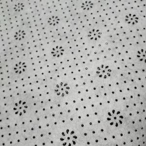 Tapis de protection pour meubles et dessus de table en feutre moulé par injection, antidérapant, coloré, lavable, à poils ras (1-5 mm d'épaisseur), motif fleur de prunier - Product Image 3