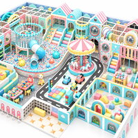 Structure de jeu d'intérieur personnalisée pour enfants : Toboggan, jeux d'escalade, piscine à balles et structure de jeu doux