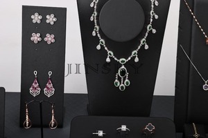 Soporte de exhibición de joyería personalizado Jinsky para todo tipo de joyería accesorio versátil para exhibición de tienda - Product Image 6