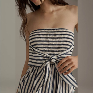 2025 tute da donna con motivo a righe all'ingrosso personalizzate 2025 stagione estiva senza maniche Casual da donna pagliaccetto corto da spiaggia con fiocco - Product Image 4