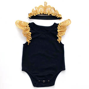 Conjunto de Ropa para Bebé Recién Nacido: Romper de Algodón con Mangas de Encaje y Falda Tutú con Diadema - Product Image 3