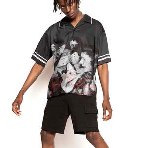 เสื้อเชิ้ตแขนสั้นลำลองผู้ชาย ผ้าซาติน ติดกระดุม ระบายอากาศได้ดี ผ้าถักลายพิมพ์ดิจิทัล สำหรับฤดูร้อน โพลีเอสเตอร์ 100% แบบชิ้นเดียว - Product Image 3