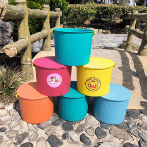Cubo Pequeño Multiusos de Plástico con Tapa 26x20cm para Uso Diario, Colores Surtidos - Product Image 2