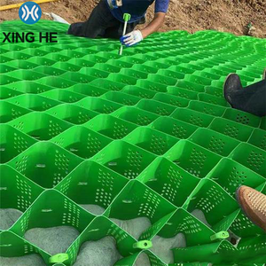 Grilles <span class=keywords><strong>de</strong></span> contrôle <span class=keywords><strong>de</strong></span> l'érosion des pentes conformes aux normes CE ASTM, géocell en HDPE, 1,2 à 1,5 mm, géocell en nid d'abeille <span class=keywords><strong>pour</strong></span> le renforcement des murs <span class=keywords><strong>de</strong></span> soutènement - Product Image 1