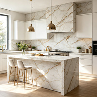 Carrara Gold : Pierre frittée ultra-mince, polie sur mesure, grand format, pour murs décoratifs de chambre (prise en charge ODM/OEM)